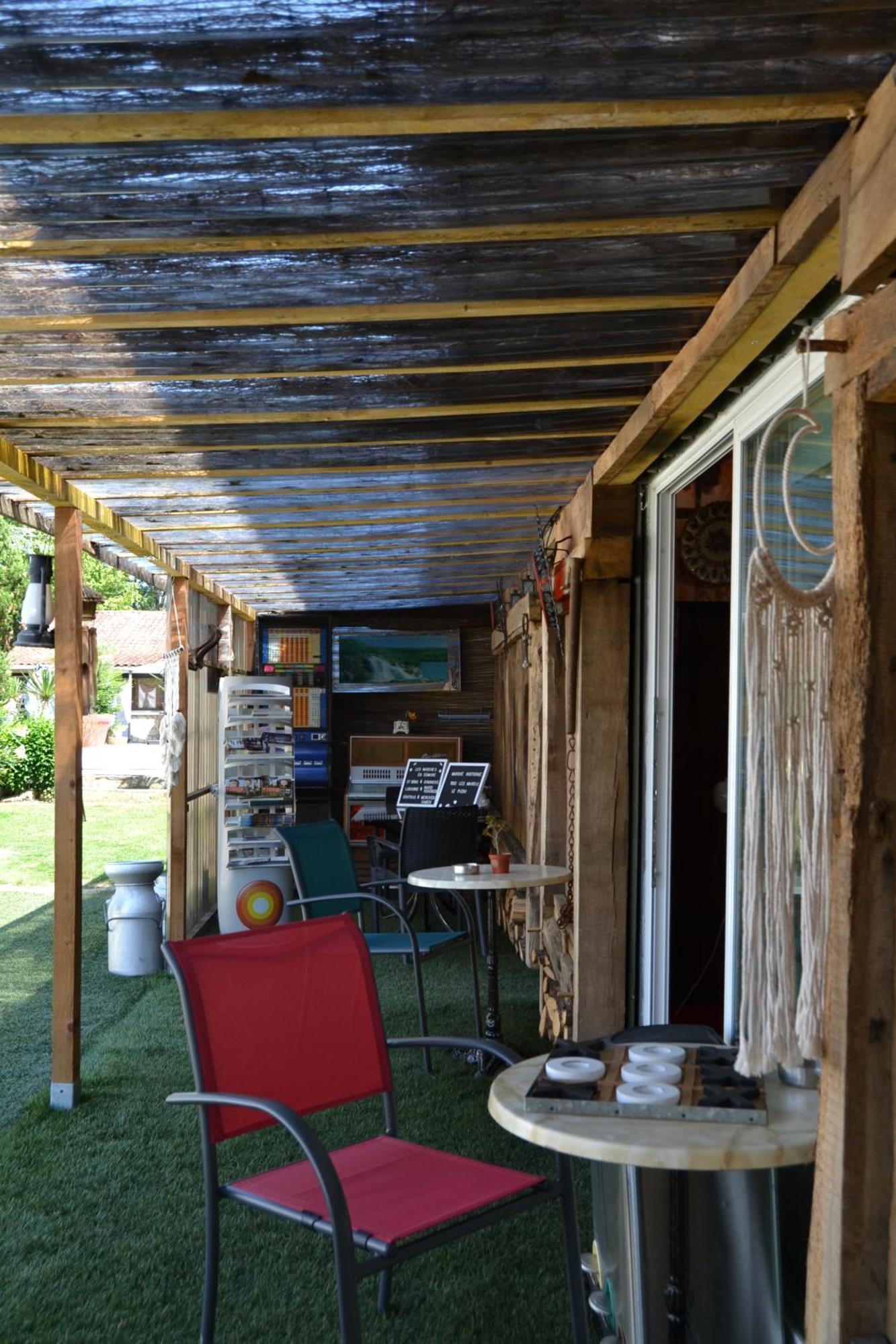 Le Gite De La Lombriere Saint-Denis-de-Pile Eksteriør bilde